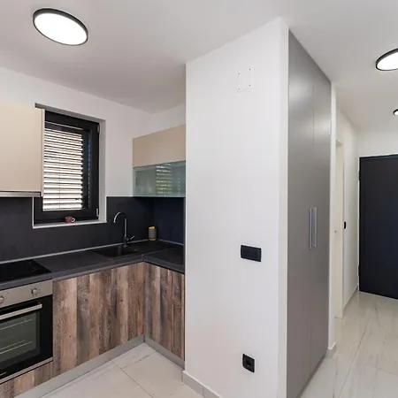 Laura Di Mare 1 Appartement Kožino
