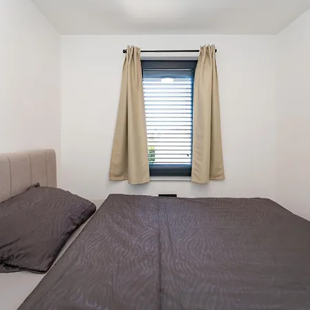 Appartement Laura Di Mare 1 *